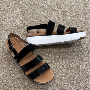 UGG Braelynn Black Patent & Suede Platform Slingback Sandals—10